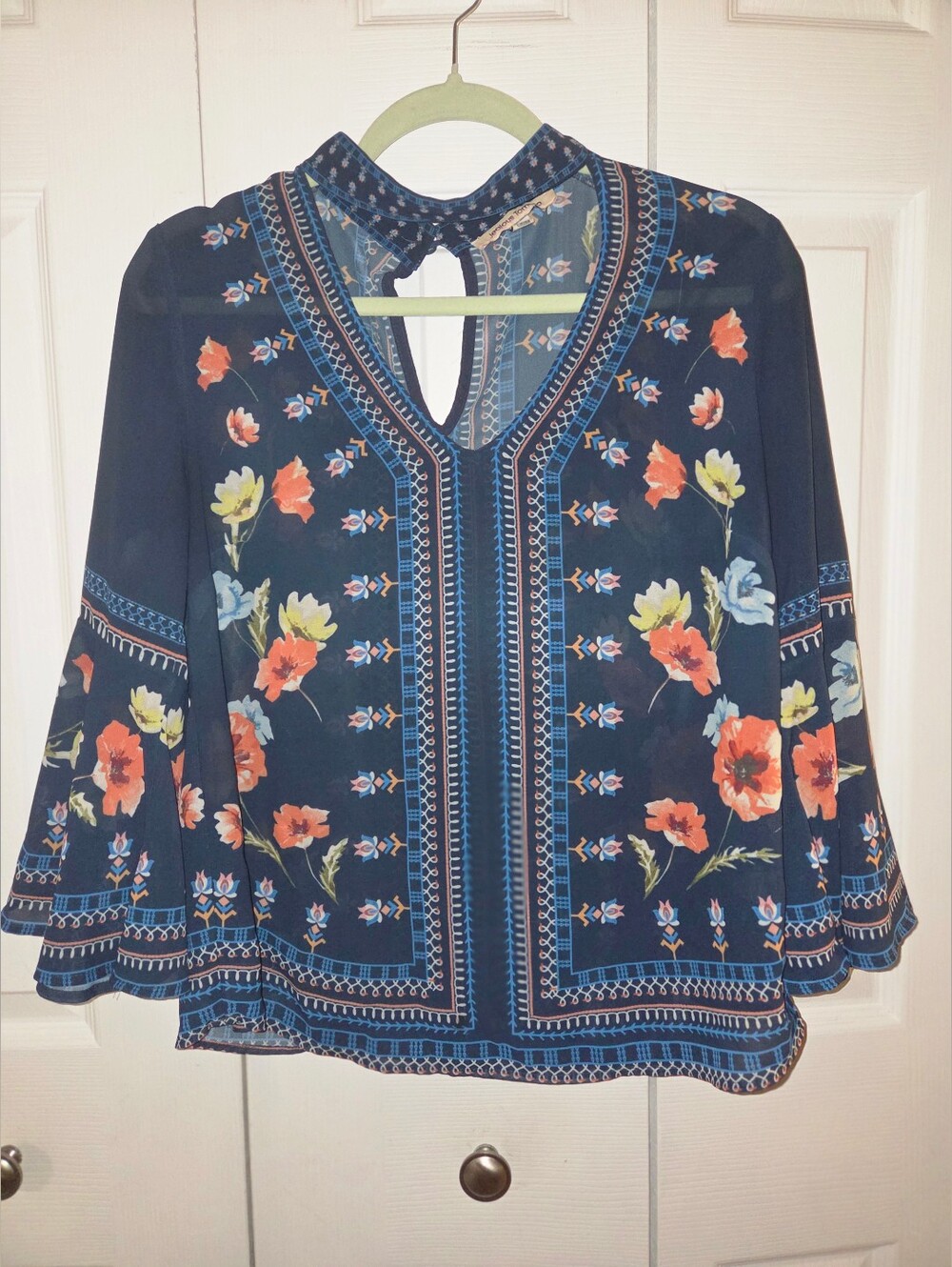 Womens Jealous Tomato Navy Floral V-Neck Peasant Blouse with Bell Sleeves, Sz Md